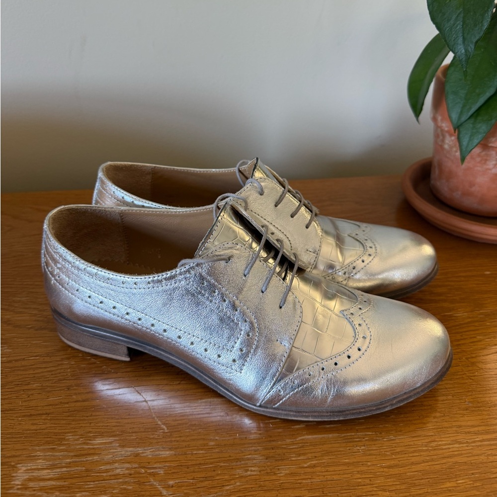 Julia Bo Astoria leather Oxfords in Silver